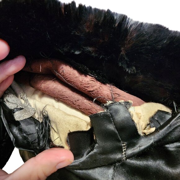 Vintage Black Fur? Coat With Embroidered Satin Lining & Hook Closures - Picture 7 of 7